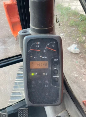 HITACHI 2019 ZX230 - 660659 - фото 6 (mini)