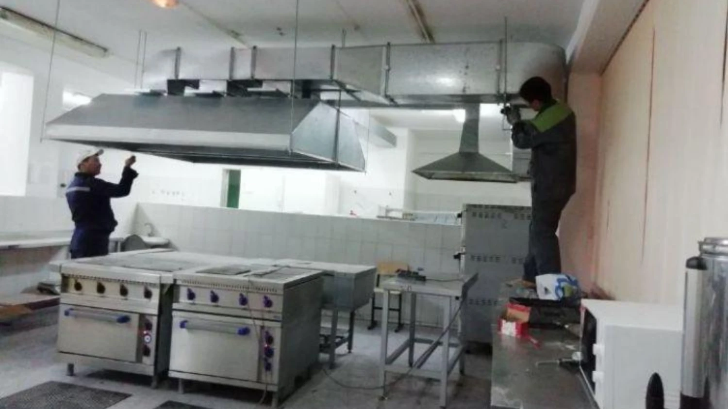 Installation of ventilation at a commercial facility: installation of exhaust umbrellas and ducts — AURAVENT, Astana