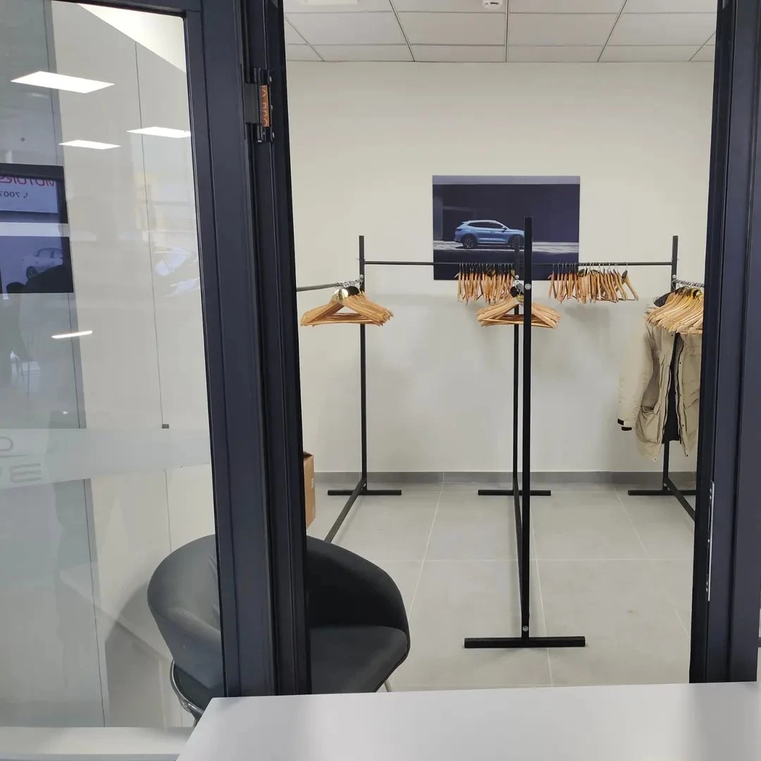 Noleggio di guardaroba e attrezzature per Paese - 64