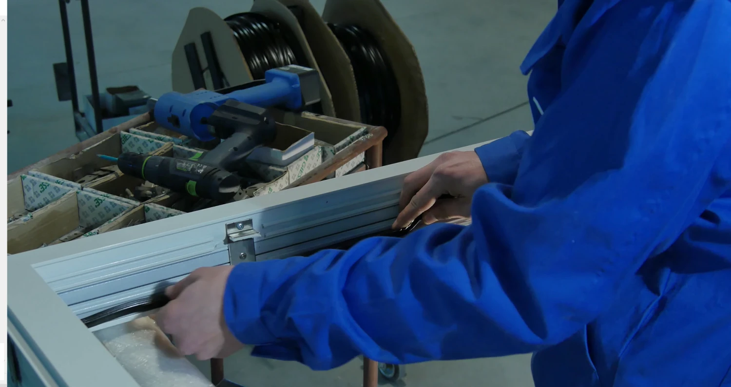 Mehr als 10 Jahre Erfahrung in der Fensterherstellung - 68