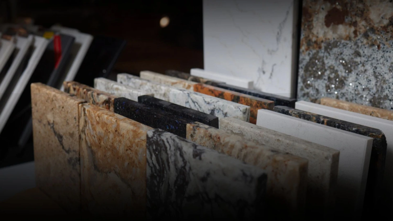 Zamonaviy interyerlar uchun chinni plitkalar va plitkalar to'plamlari - banner-42