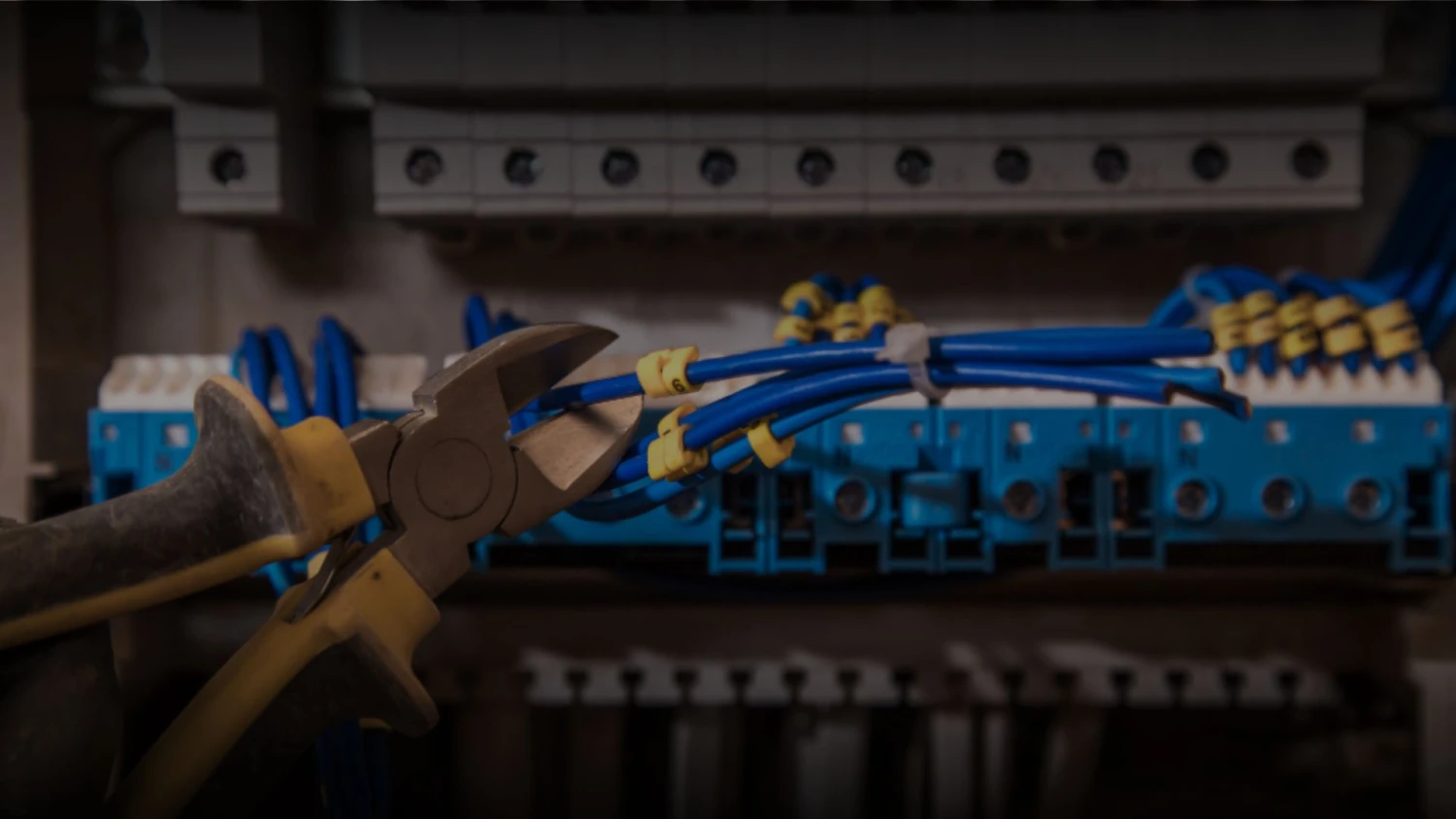 İşletmeler ve endüstriler için elektrik sektöründe mühendislik çözümleri - photo - ID58