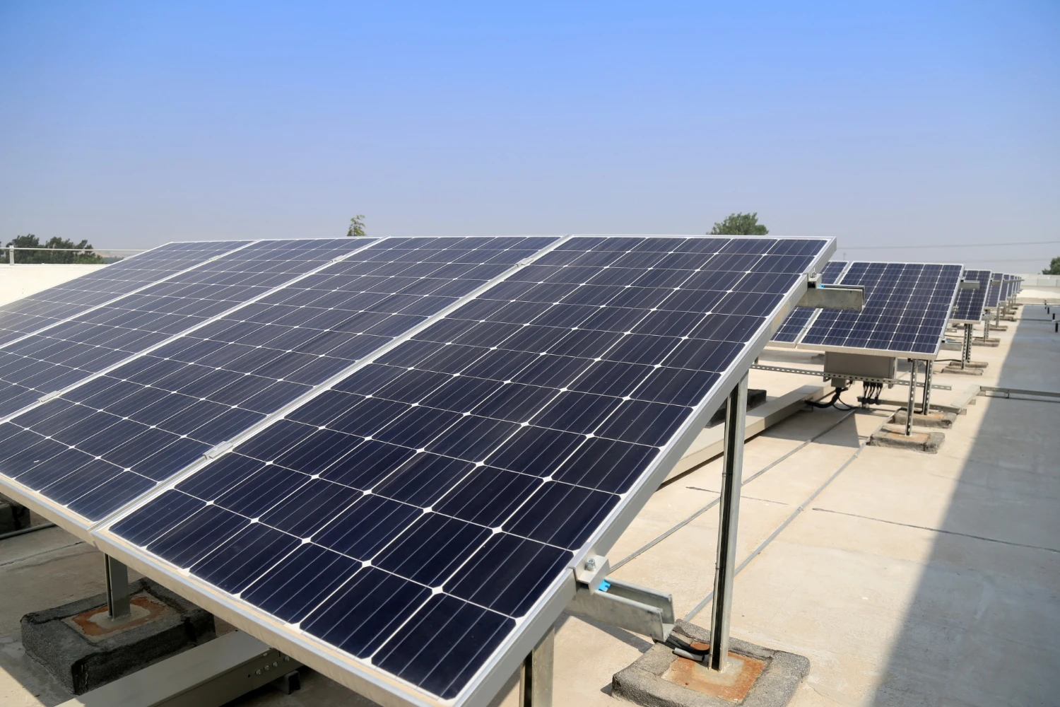 Hoe zonnepanelen werken: een eenvoudige uitleg van het werkingsprincipe - photo - ID254